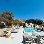 Stone Built Ferretti * Plintri