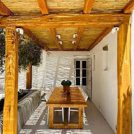 فيلة Stone Built Ferretti Plintri